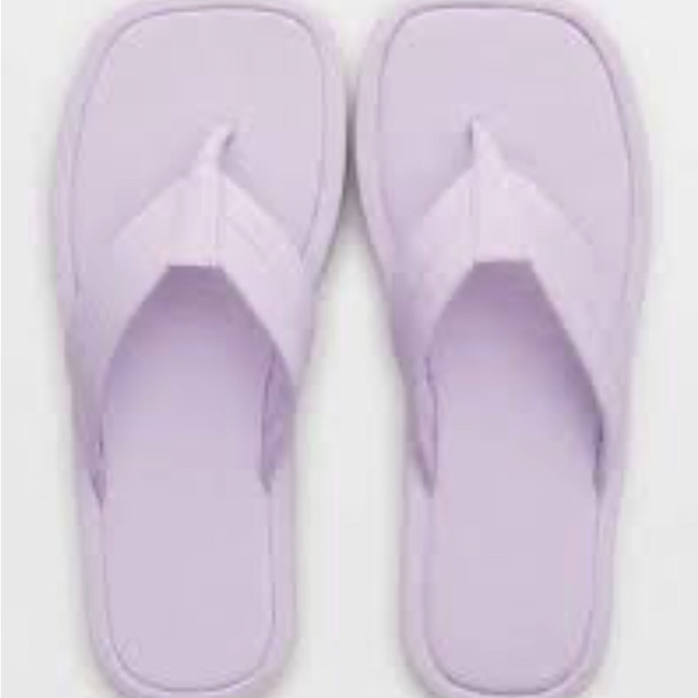 aerie Lilac Flip-Flop Sandals